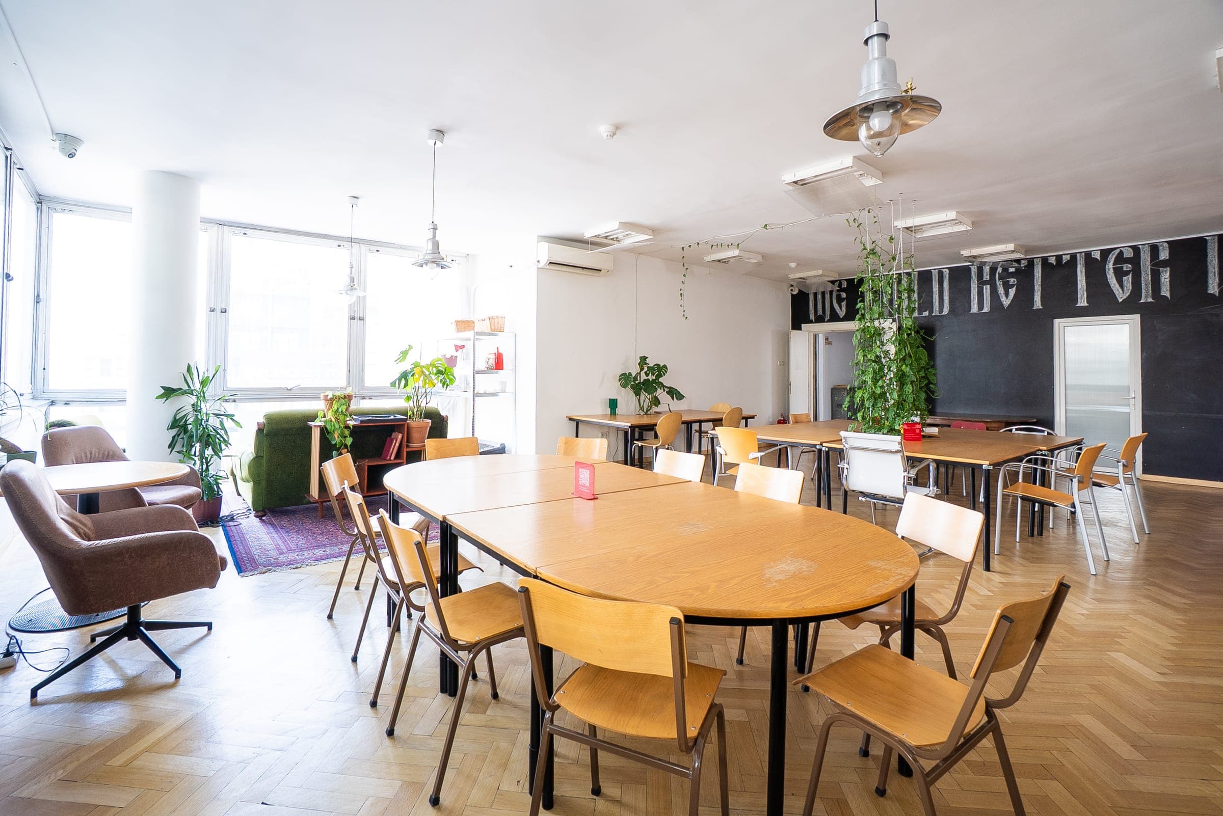 Focus Hall at SENSE—S.SPACE arranged as a workshop zone with tables and natural light