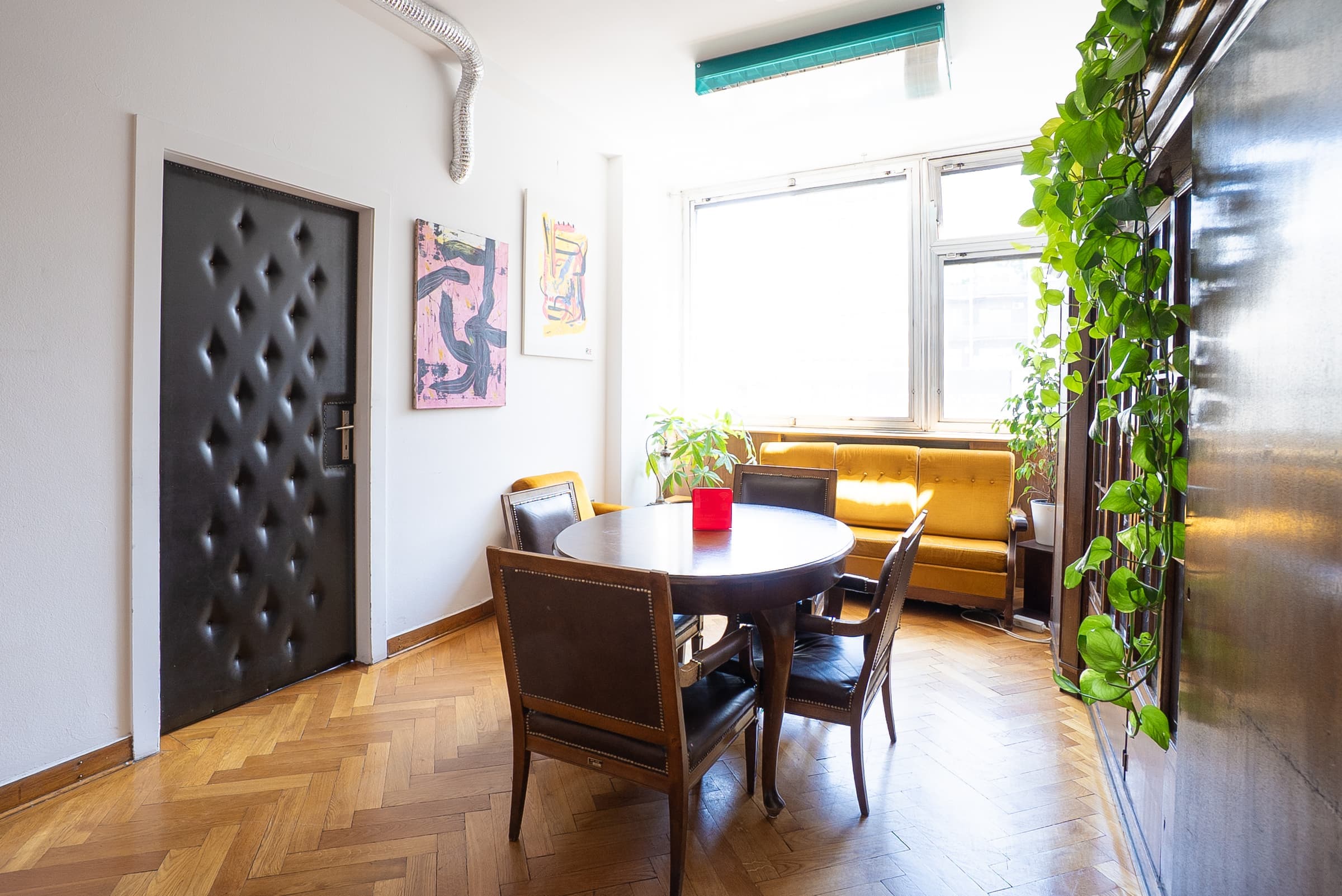 Meeting Room at SENSE—S.SPACE arranged for small group work